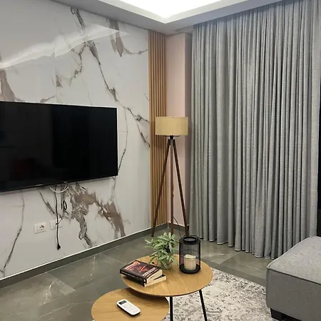 Cozyapartmens شقة تيرانا
